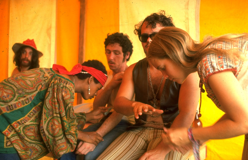31 rares photos qui révèlent à quel point Woodstock était délirant