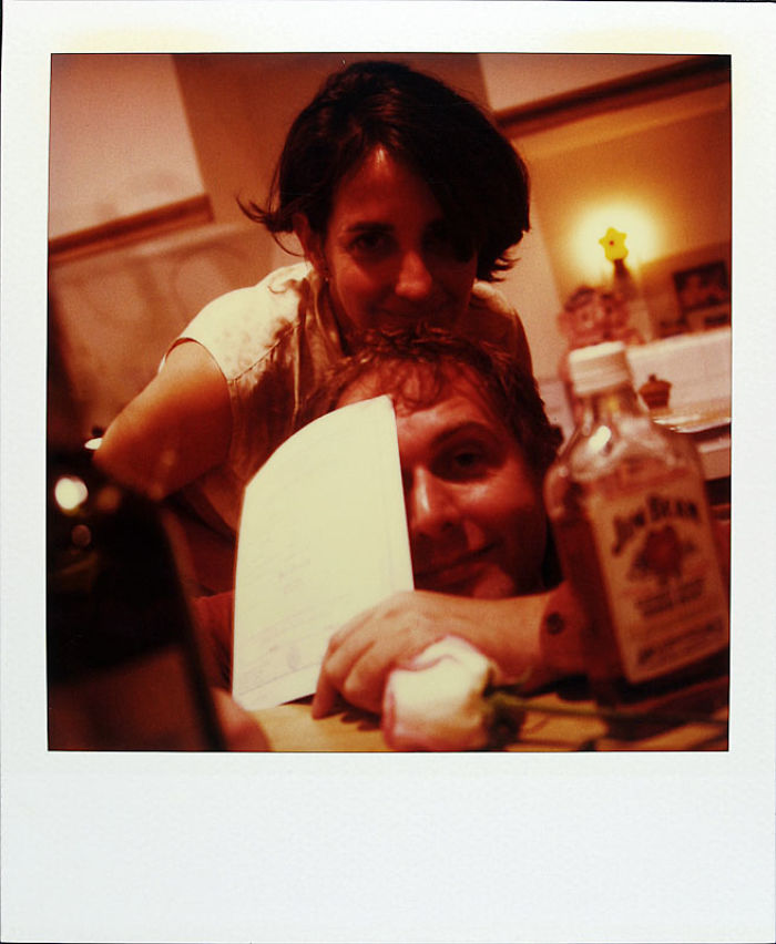 Cet homme a pris une photo Polaroid chaque jour pendant 18 ans jusqu’au jour de sa mort, et les photos vous briseront le coeur