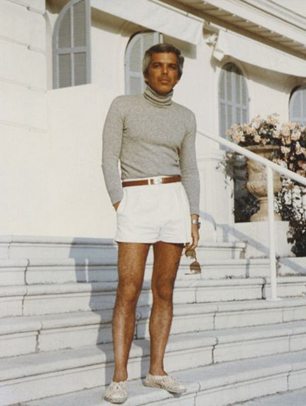 20 photos d’hommes en short dans les années 1970 montrant une mode oubliée qui rendait les hommes cool