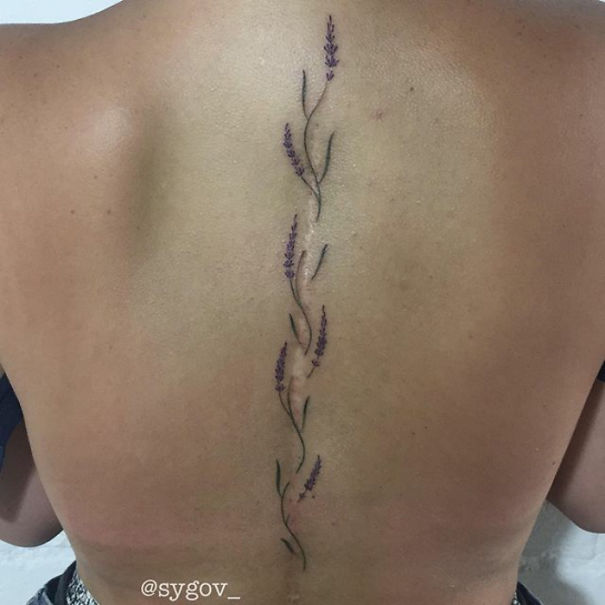 30 tatouages exceptionnels qui transforment les cicatrices en oeuvres d’art