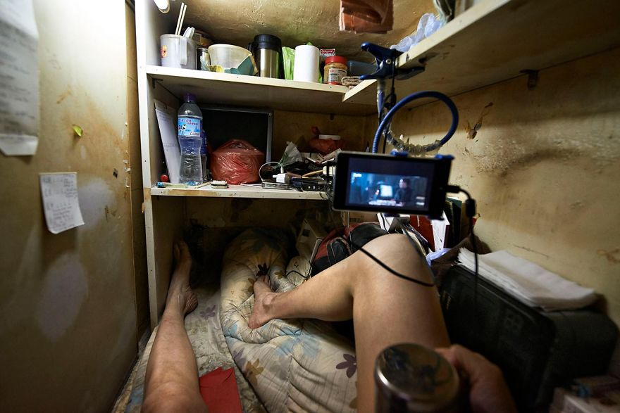 14 photos choquantes qui révèlent la réalité cachée derrière les «&nbsp;cabines cercueil&nbsp;» de Hong Kong