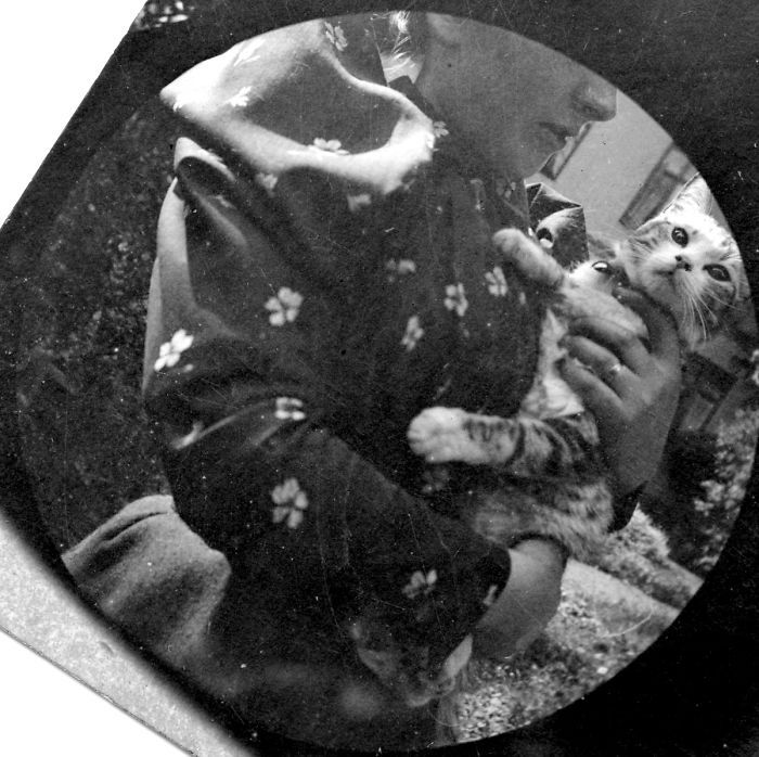 Cet étudiant de 19 ans utilisait un appareil photo espion pour prendre des photos secrètes dans les années 1890