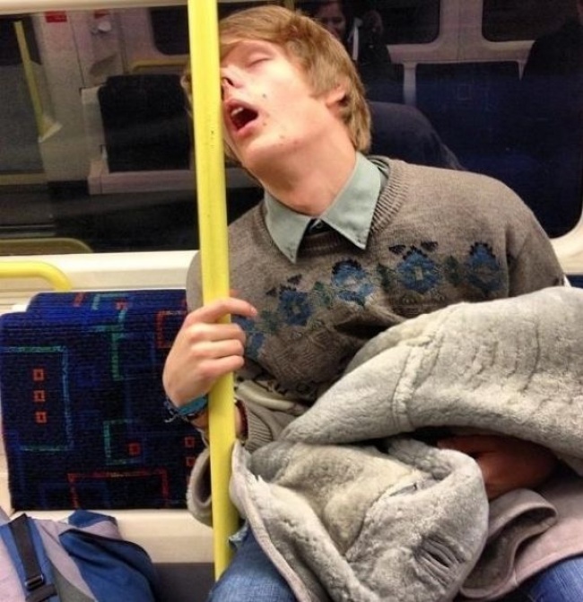 26 fois où des gens ont été surpris en train de dormir dans les endroits les plus insolites