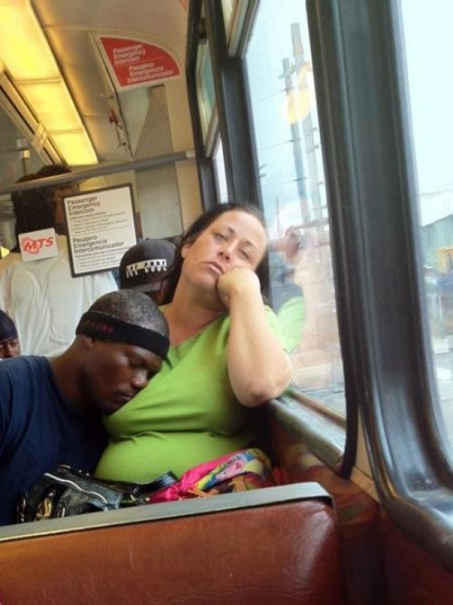 26 fois où des gens ont été surpris en train de dormir dans les endroits les plus insolites