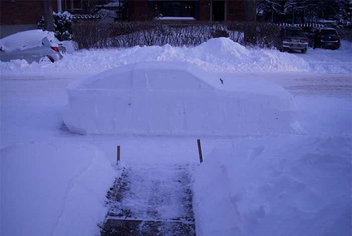 Les internautes sont incapables d’arrêter de rire de ces policiers qui ont donné une contravention à une voiture de neige avec cette note