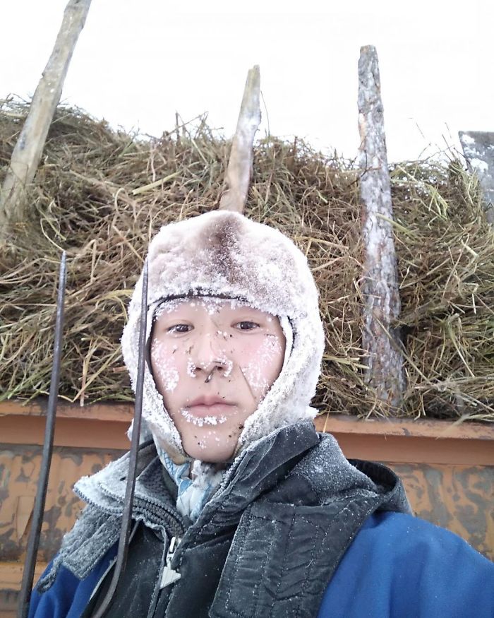 Un thermomètre vient de briser à -62 °C dans le village le plus froid sur Terre, et les photos sont à couper le souffle