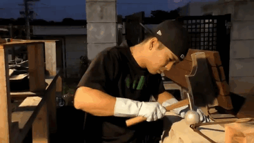 Des Japonais polissent des boules de papier d’aluminium à la perfection, et le résultat est juste trop agréable à voir