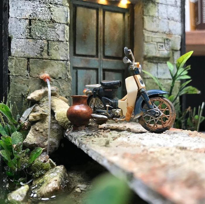 Cet artiste recrée les souvenirs d’enfance des gens avec des dioramas miniatures réalistes, et le résultat va vous émerveiller