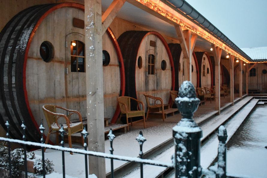 Cet hôtel vous propose de passer la nuit dans l’un de ses tonneaux de vin géants