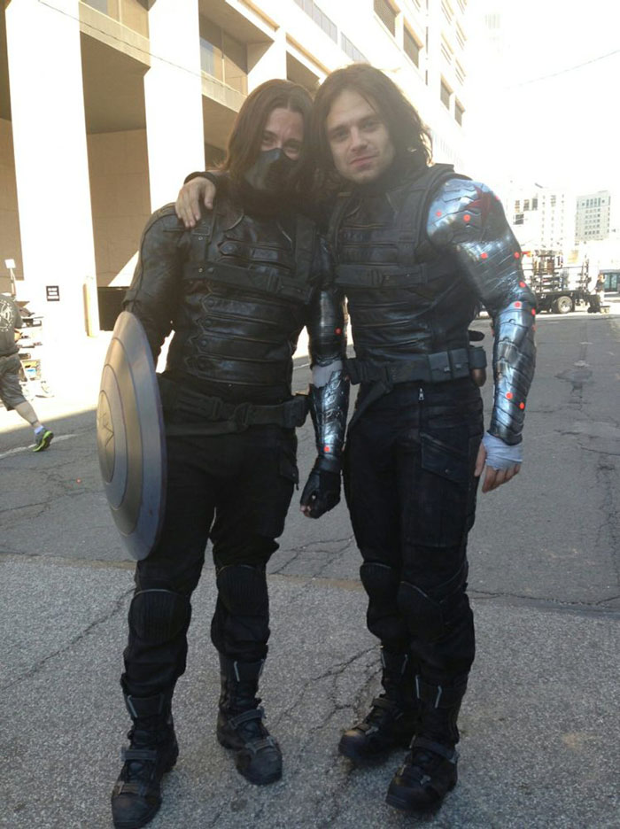21 photos des Avengers avec leurs doublures