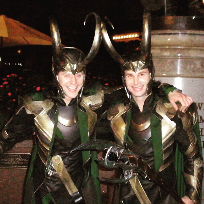 21 photos des Avengers avec leurs doublures
