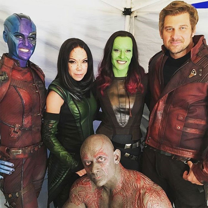 21 photos des Avengers avec leurs doublures