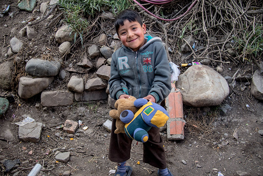 Des enfants de tous revenus révèlent leurs jouets préférés, et ces images vont vous faire réfléchir