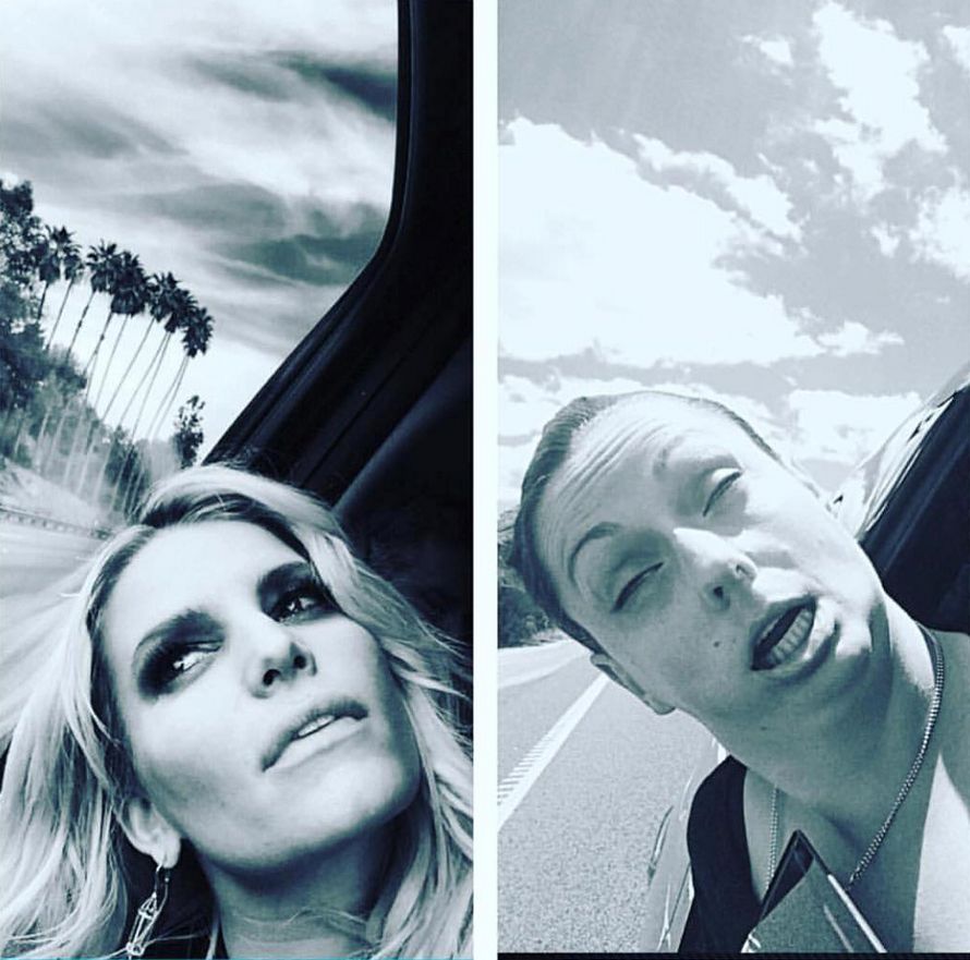 Cette femme qui reproduit les photos instagram de célébrités est de retour, et ces 33 photos vont vous faire rire, c’est garanti