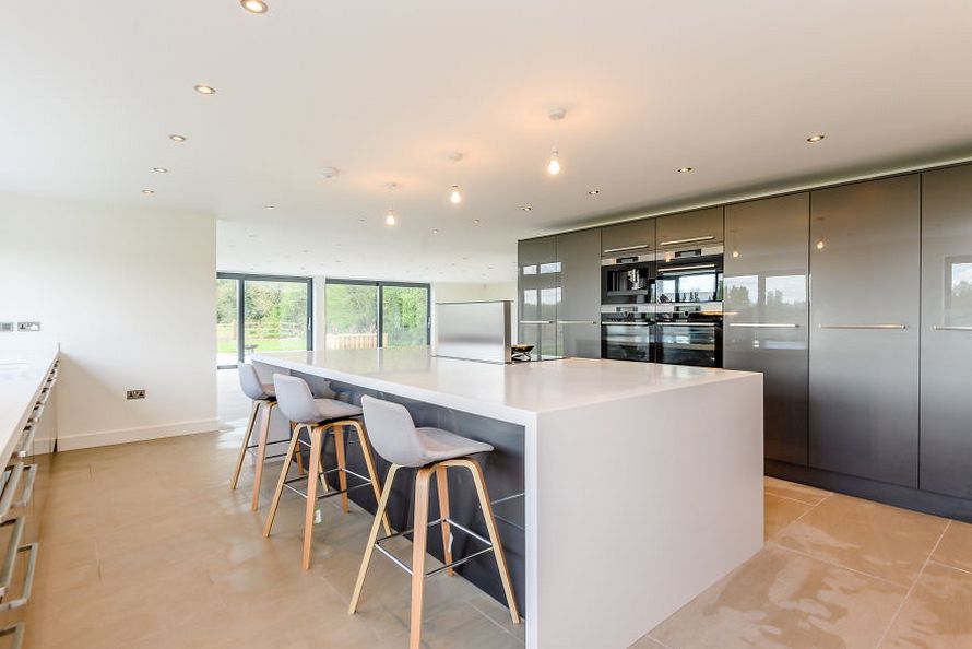 Il transforme un vieux hangar agricole en maison de luxe de 1,7 M$