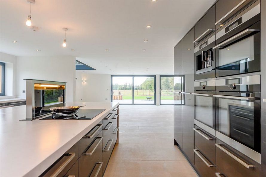 Il transforme un vieux hangar agricole en maison de luxe de 1,7 M$