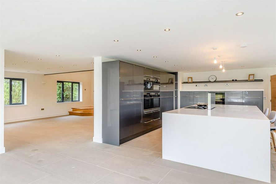 Il transforme un vieux hangar agricole en maison de luxe de 1,7 M$