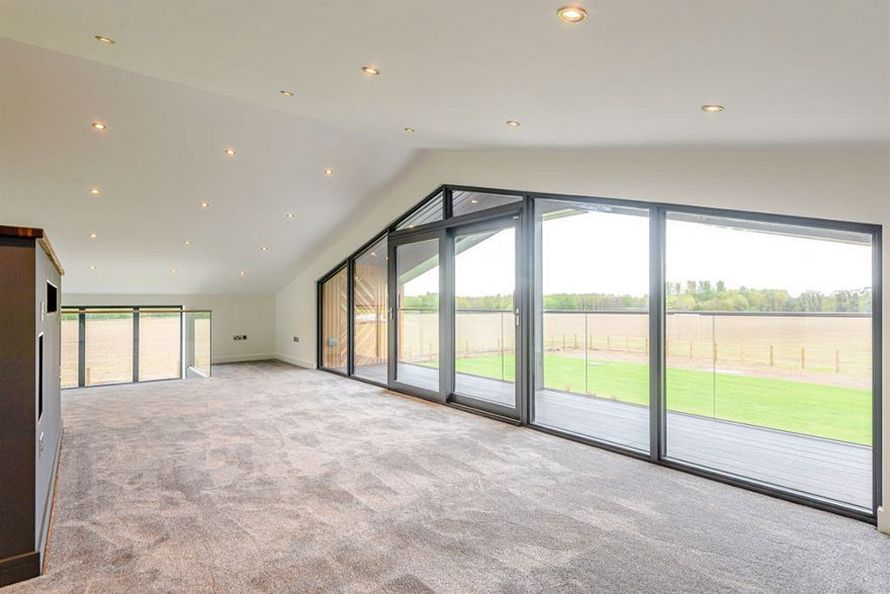 Il transforme un vieux hangar agricole en maison de luxe de 1,7 M$