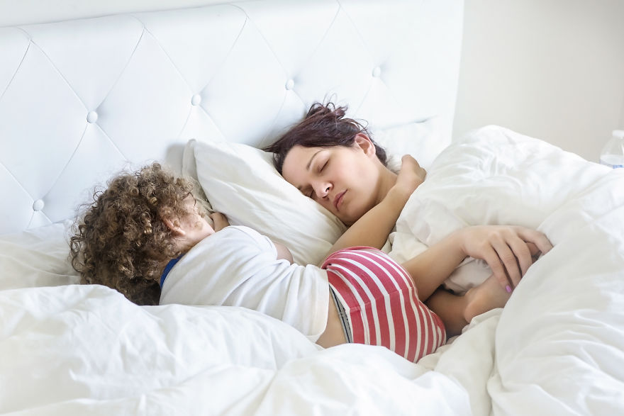 J’ai pris ces 22 photos honnêtes de mamans pour montrer à quoi ressemble vraiment la vie d’une mère