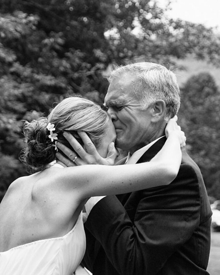 30 fois où des pères n’ont pu retenir leurs émotions après avoir vu leurs filles dans des robes de mariée pour la première fois