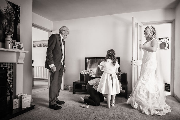 30 fois où des pères n’ont pu retenir leurs émotions après avoir vu leurs filles dans des robes de mariée pour la première fois