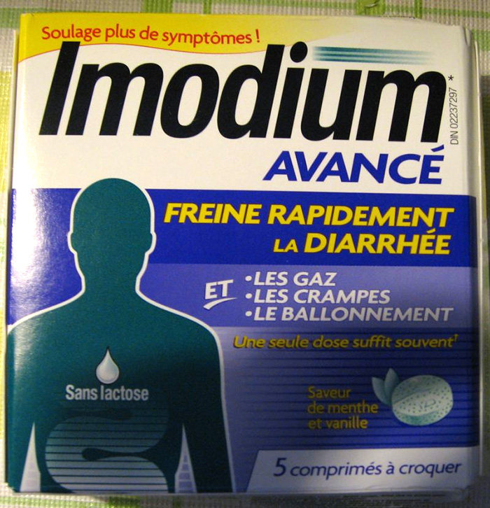 Ce papa a eu la diarrhée dans les toilettes publiques avec sa fille de 4 ans et sa réaction a fait pleurer de rire un homme dans une autre cabine