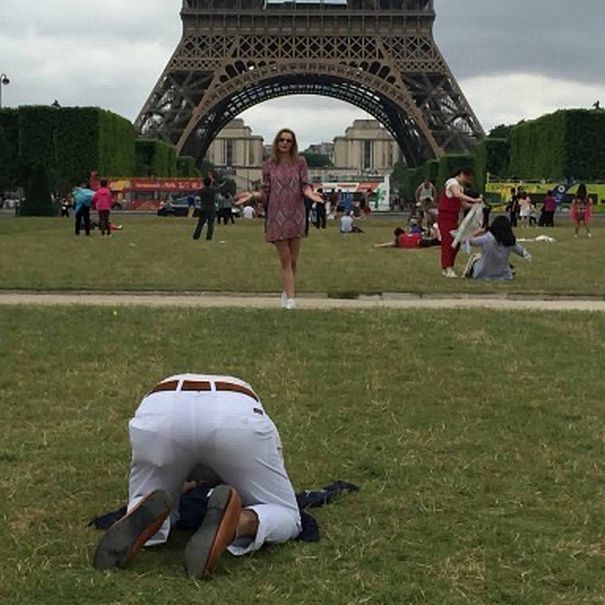 Des gens partagent des photos de gars « forcés » de prendre des photos parfaites de leurs petites amies (27 nouvelles images)