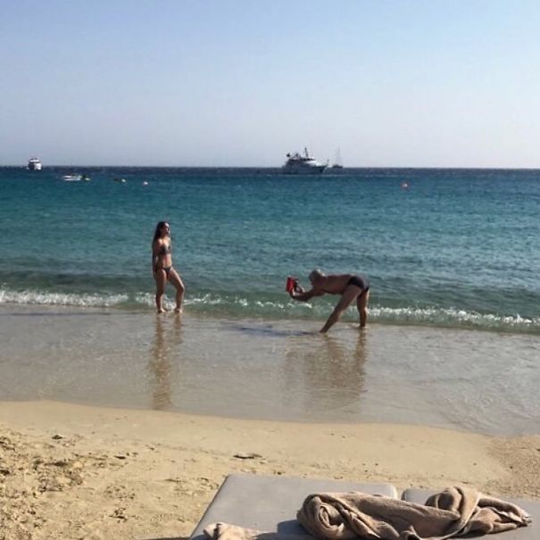 Des gens partagent des photos de gars « forcés » de prendre des photos parfaites de leurs petites amies (27 nouvelles images)