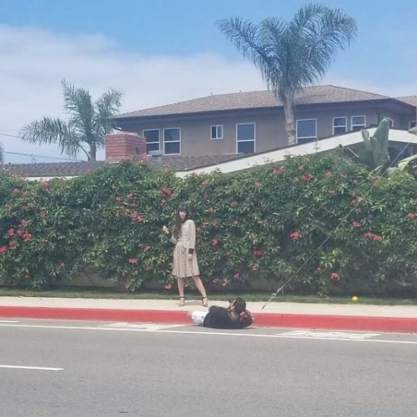 Des gens partagent des photos de gars « forcés » de prendre des photos parfaites de leurs petites amies (27 nouvelles images)