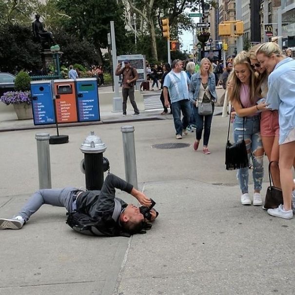 Des gens partagent des photos de gars « forcés » de prendre des photos parfaites de leurs petites amies (27 nouvelles images)