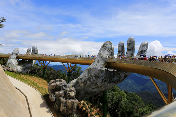 Ce pont à couper le souffle au Vietnam vient juste d’ouvrir et il semble sorti tout droit du Seigneur des anneaux