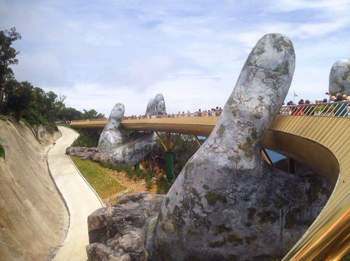 Ce pont à couper le souffle au Vietnam vient juste d’ouvrir et il semble sorti tout droit du Seigneur des anneaux