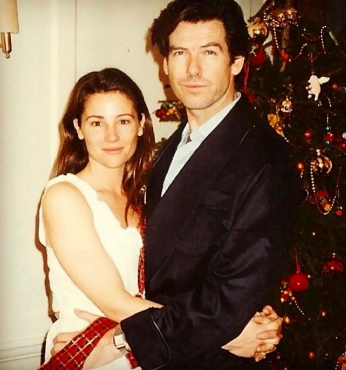 Pierce Brosnan et sa femme célèbrent 25 ans d’amour, et leurs photos au fil des ans sont des objectifs de couple