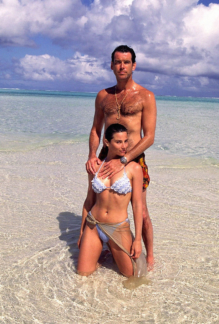 Pierce Brosnan et sa femme célèbrent 25 ans d’amour, et leurs photos au fil des ans sont des objectifs de couple