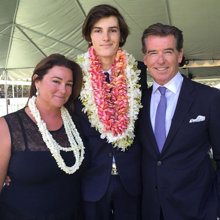 Pierce Brosnan et sa femme célèbrent 25 ans d’amour, et leurs photos au fil des ans sont des objectifs de couple