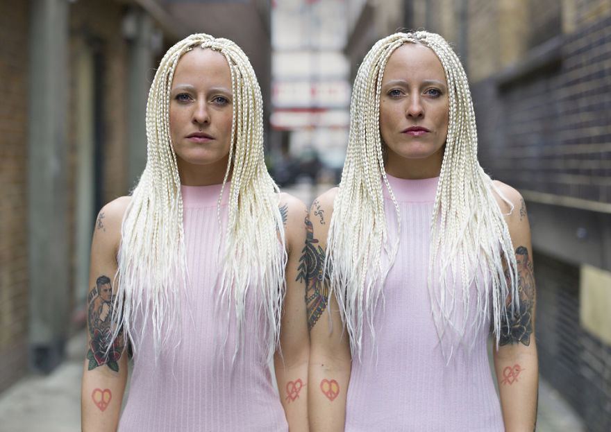 Ces portraits de jumeaux identiques montrent à quel point ils sont différents