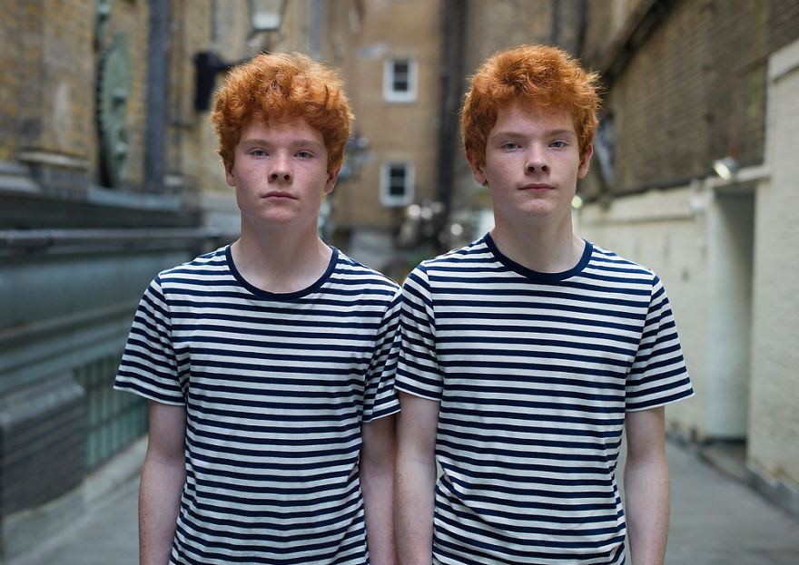 Ces portraits de jumeaux identiques montrent à quel point ils sont différents