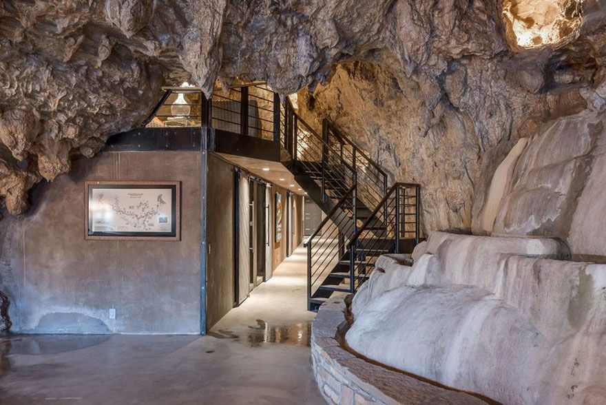 Quelqu’un vend une maison incroyable cachée dans une grotte et l’intérieur est encore mieux que l’extérieur