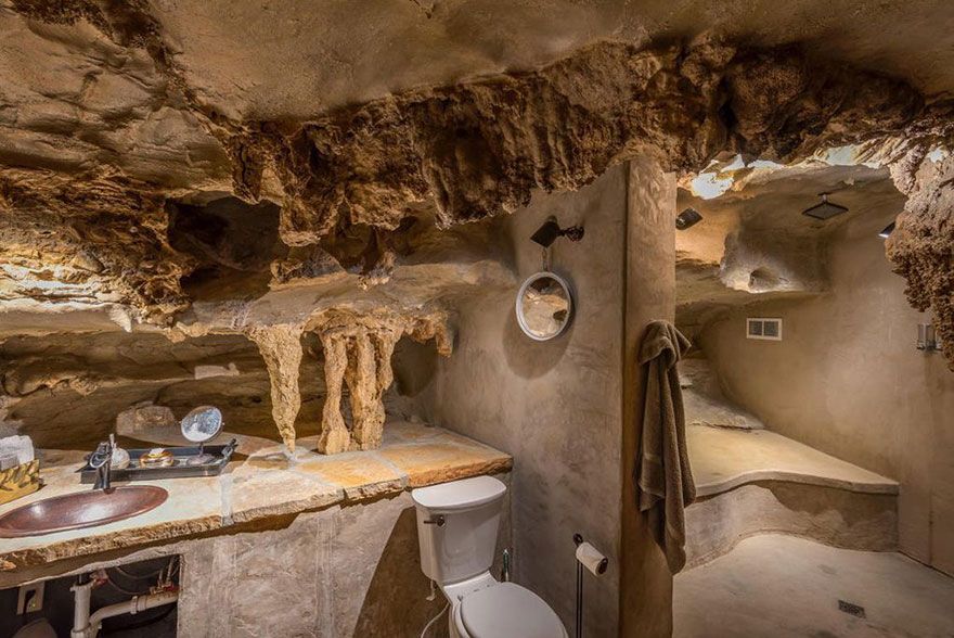 Quelqu’un vend cette maison incroyable cachée dans une grotte