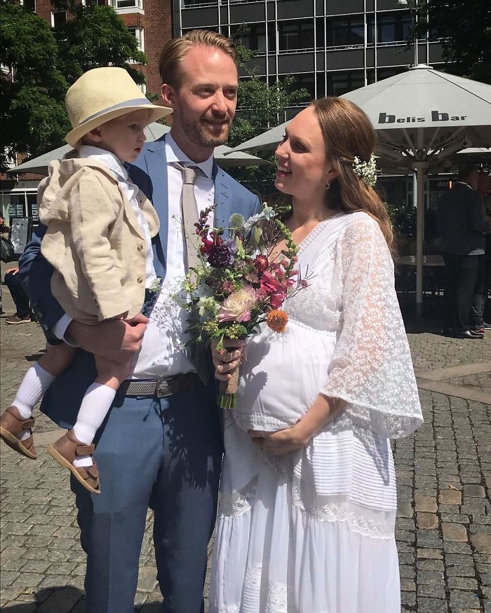 Voici ce que 3 bébés qui grandissent dans le même ventre font à votre corps