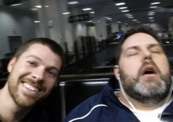 20 fois où des gens ont trouvé des photos inattendues sur leurs téléphones qu’ils n’avaient pas prises