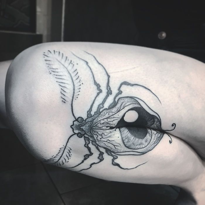 12 tatouages brillants qui révèlent toute leur splendeur seulement lorsque vous étendez le bras ou la jambe