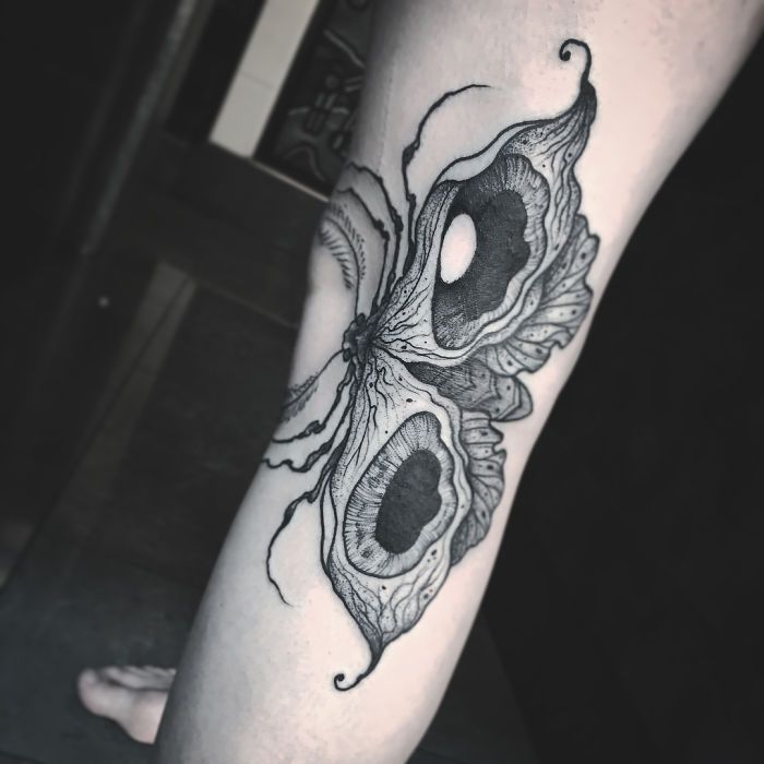 12 tatouages brillants qui révèlent toute leur splendeur seulement lorsque vous étendez le bras ou la jambe