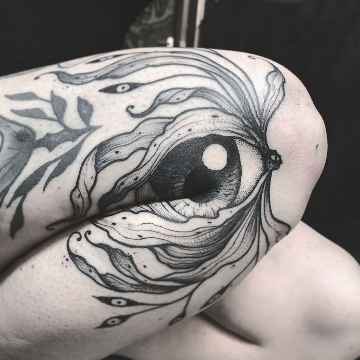 12 tatouages brillants qui révèlent toute leur splendeur seulement lorsque vous étendez le bras ou la jambe
