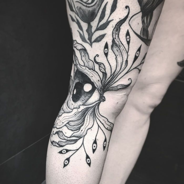 12 tatouages brillants qui révèlent toute leur splendeur seulement lorsque vous étendez le bras ou la jambe