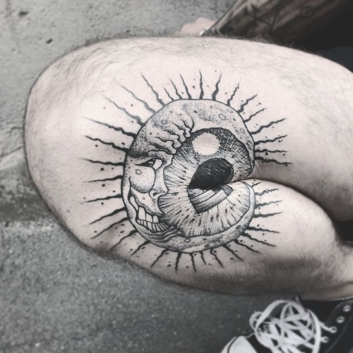 12 tatouages brillants qui révèlent toute leur splendeur seulement lorsque vous étendez le bras ou la jambe
