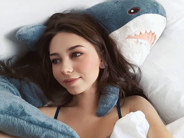 IKEA a lancé un adorable requin en peluche et les gens en sont complètement fous