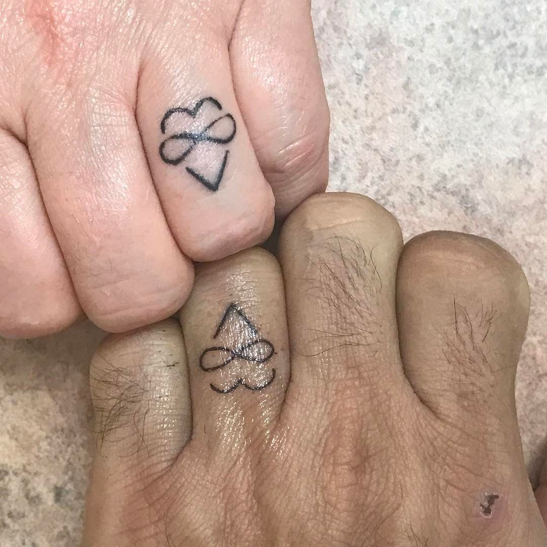 22 couples qui ont renoncé à leurs bagues de fiançailles pour des ...