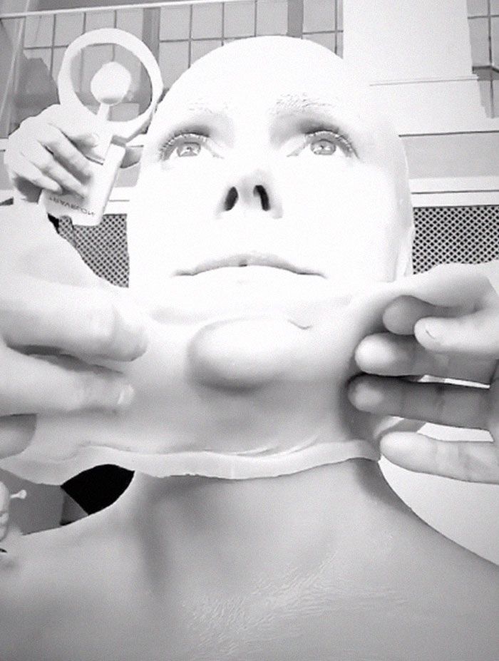 Heidi Klum a enfin dévoilé son costume de cette année et a prouvé une fois de plus qu’elle est la reine de l’Halloween