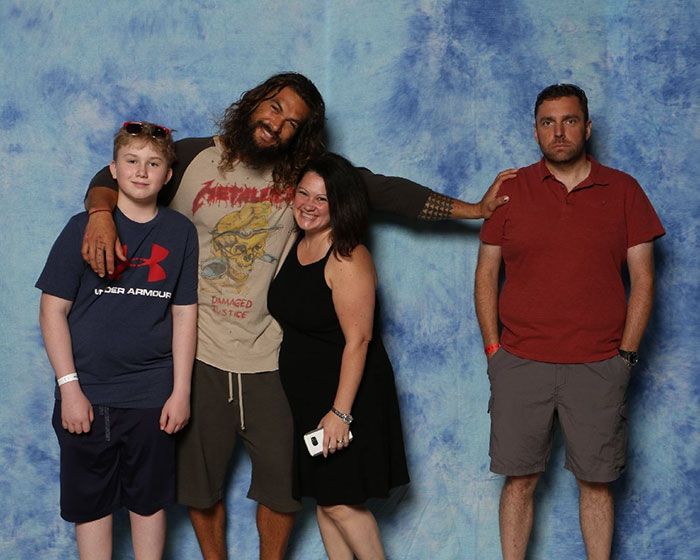 14 fois où Jason Momoa s’est foutu de la gueule des gars quand des couples lui ont demandé une photo avec lui